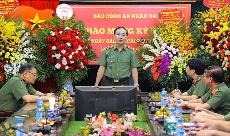 19-8-T4-Xung kích trên mặt trận tư tưởng -0