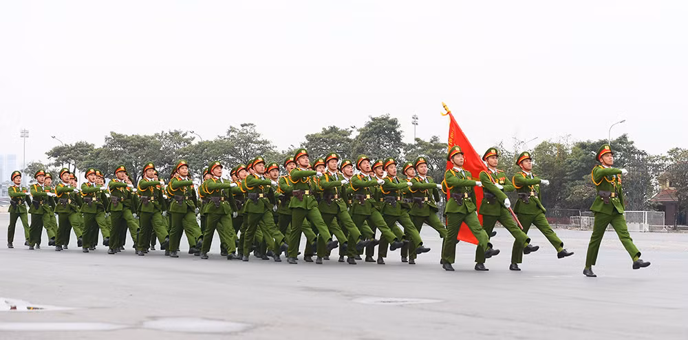 Phát huy truyền thống vẻ vang, xây dựng lực lượng Công an nhân dân cách mạng, chính quy, tinh nhuệ, hiện đại, góp phần đắc lực xây dựng và bảo vệ Tổ quốc -0