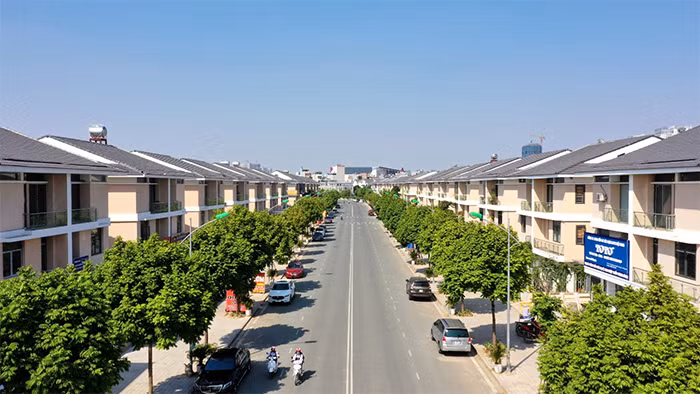Biệt thự thương mại hiếm hoi sở hữu phố dạo bộ sinh thái ở mặt sau -0