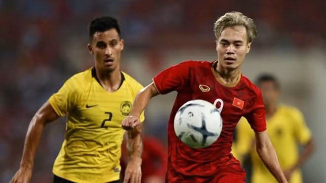 Dù thế nào Văn Toàn đã rất nỗ lực cho một chiến thắng của ĐT Việt Nam. Ảnh: AFC.