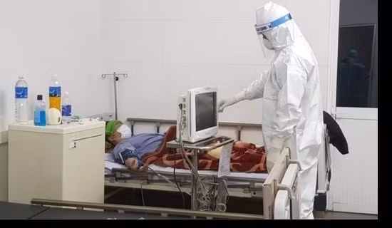 Yêu cầu giải trình về phát ngôn chậm đưa F0 đi điều trị do quá tải ảnh 2