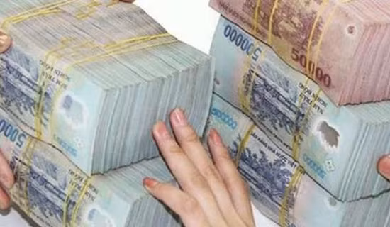 Lừa đổi tiền mới, nhân viên ngân hàng chiếm đoạt hơn 4,3 tỷ đồng ảnh 3