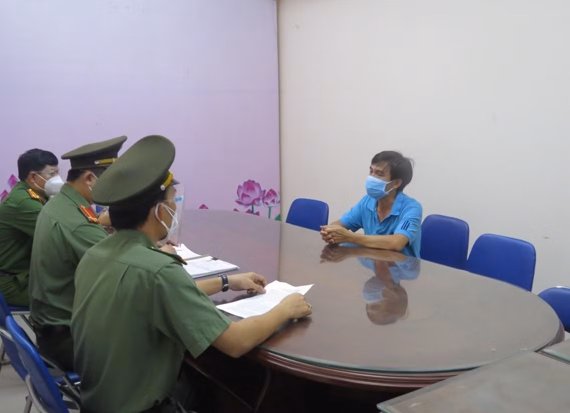 Bị phạt vì được nhận tiền trợ cấp vẫn cố tình đăng facebook gây hiểu lầm -0