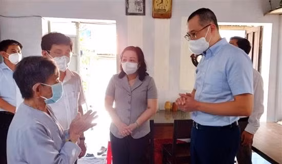 Cục Cảnh sát hình sự thăm hỏi, động viên các cháu khuyết tật ảnh 5