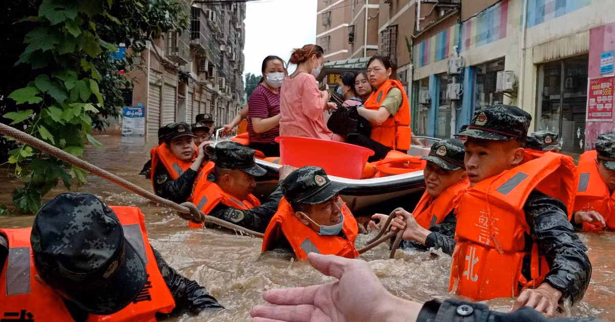 Lũ lụt nghiêm trọng, loạt thành phố ở Trung Quốc phát 