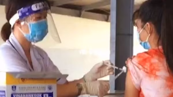 Hơn 230.000 công nhân ở các khu công nghiệp tại TP Hồ Chí Minh đã trở lại làm việc ảnh 2