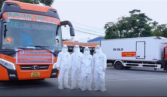 Công an xã lập lán trại cách ly để đón công dân trở về từ vùng dịch ảnh 2