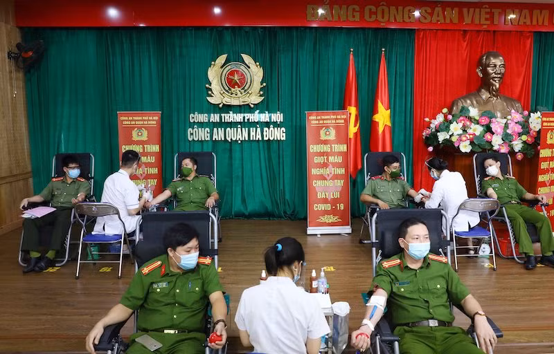 Hoạt động nhân văn, đậm tình người giữa mùa dịch -1