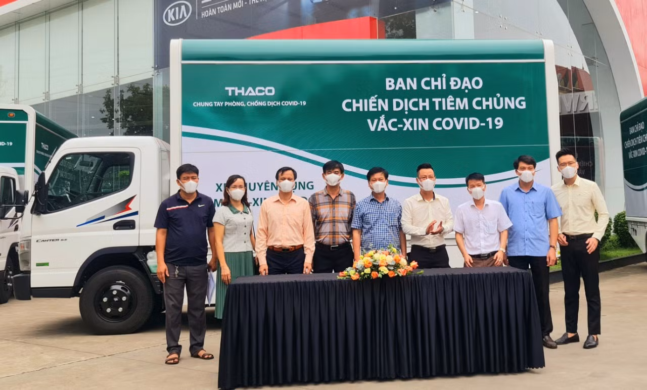 001 ban giao xe chuyen dung covid.jpg -0