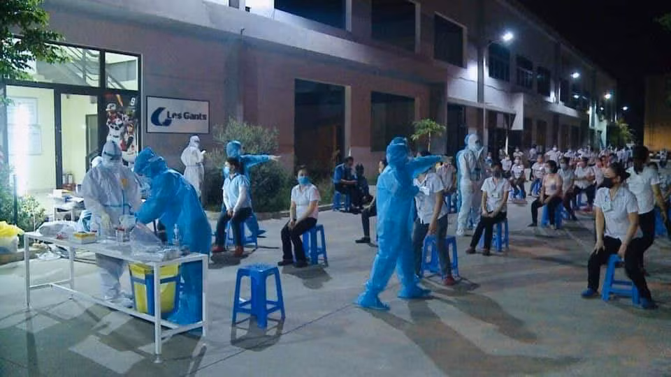 Đà Nẵng tiêm vaccine phòng COVID-19 cho hơn 26.500 công nhân, lao động tại các KCN -0