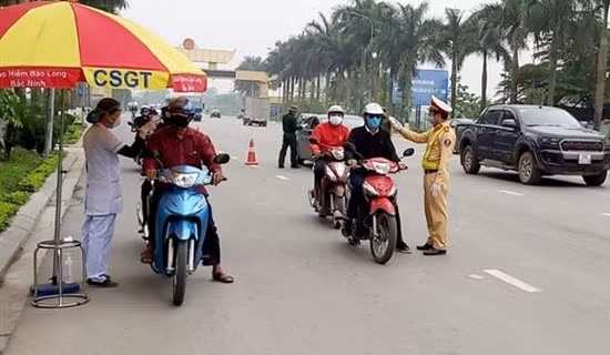 Cẩn trọng với diễn biến phức tạp về an toàn giao thông ngay sau ngày bình thường mới ảnh 3