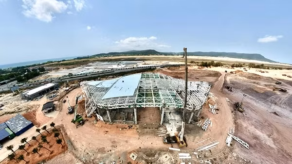 “Đại công trường” APEC tại Phú Quốc: Trung tâm hội nghị lợp mái, sân bay đã xong sân đỗ