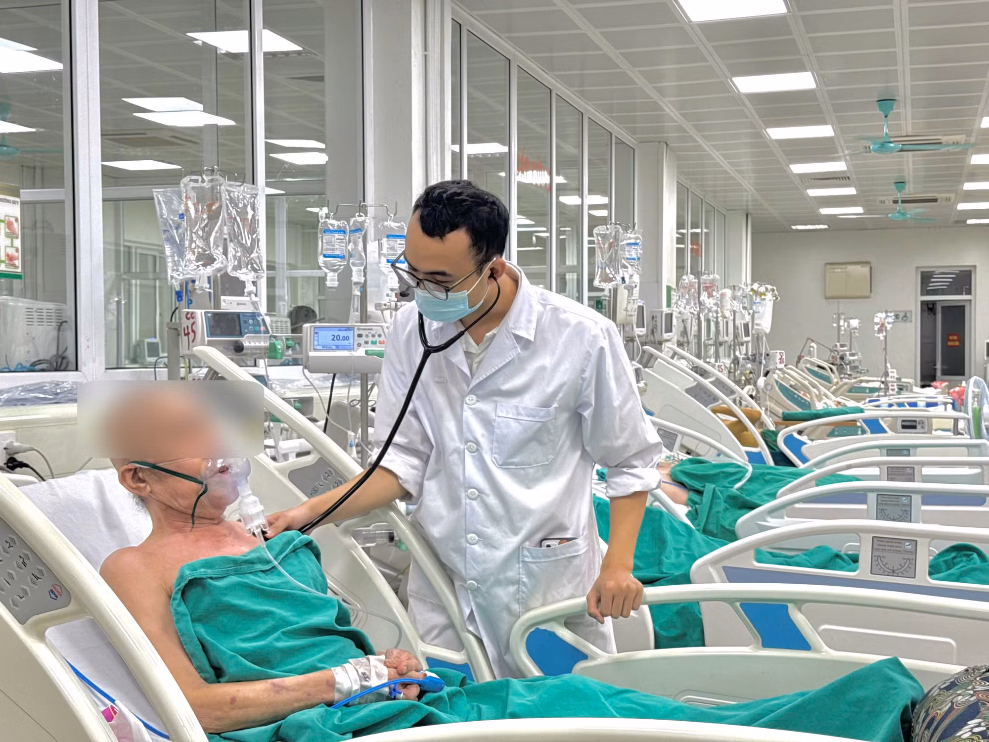 Cảnh báo nhiều người mắc cúm B nguy kịch -0
