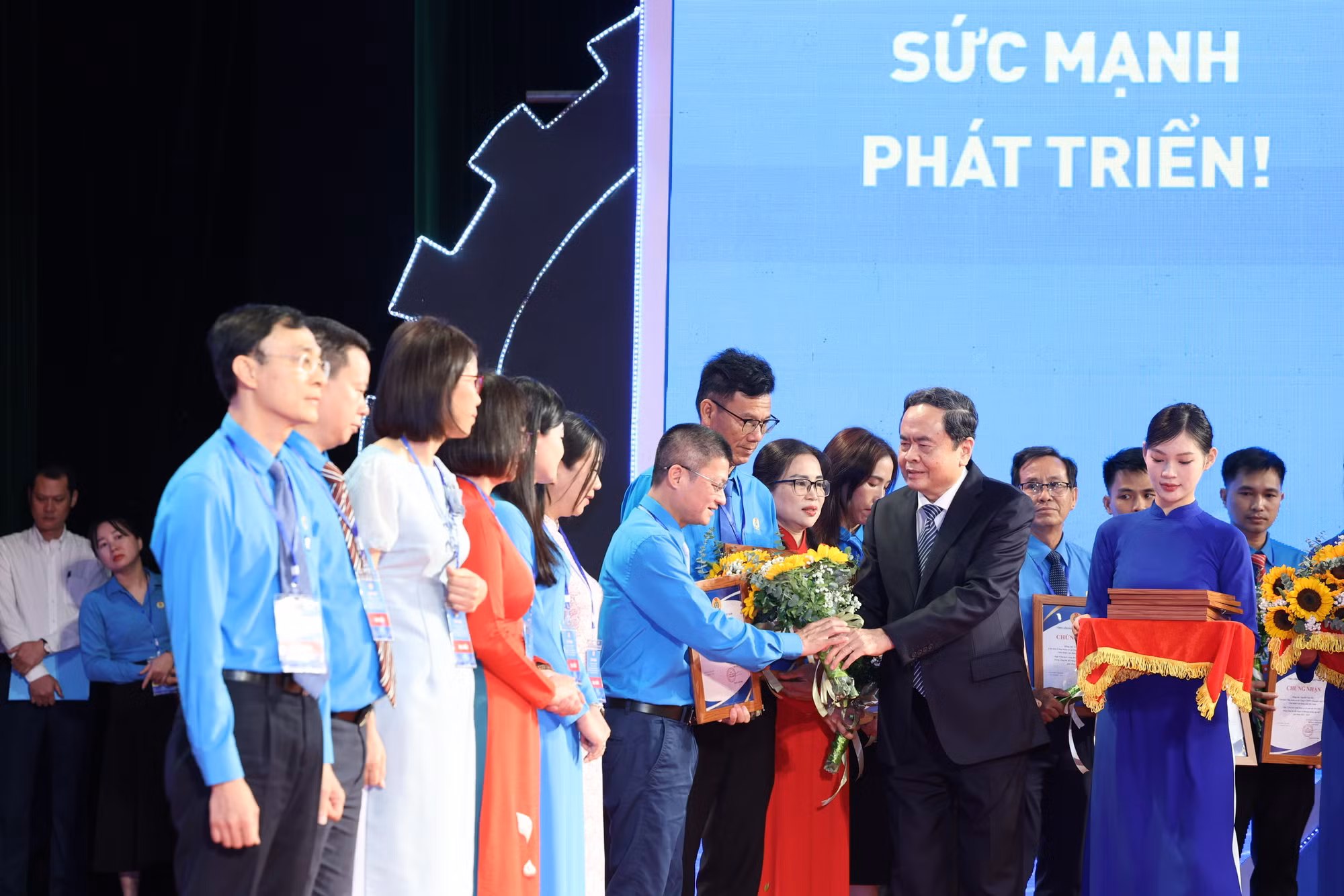 Đội ngũ công nhân là nòng cốt, lực lượng tiên phong trong sự nghiệp phát triển đất nước -0