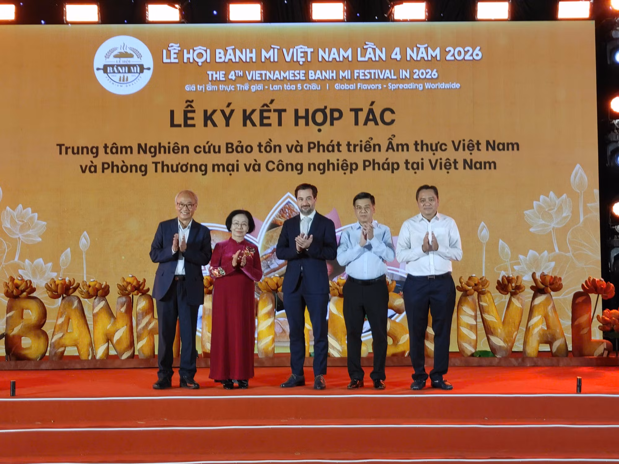 TP Hồ Chí Minh rộn ràng mùa lễ 30/4, bứt phá thu hút du khách bằng chuỗi hoạt động đặc sắc -0