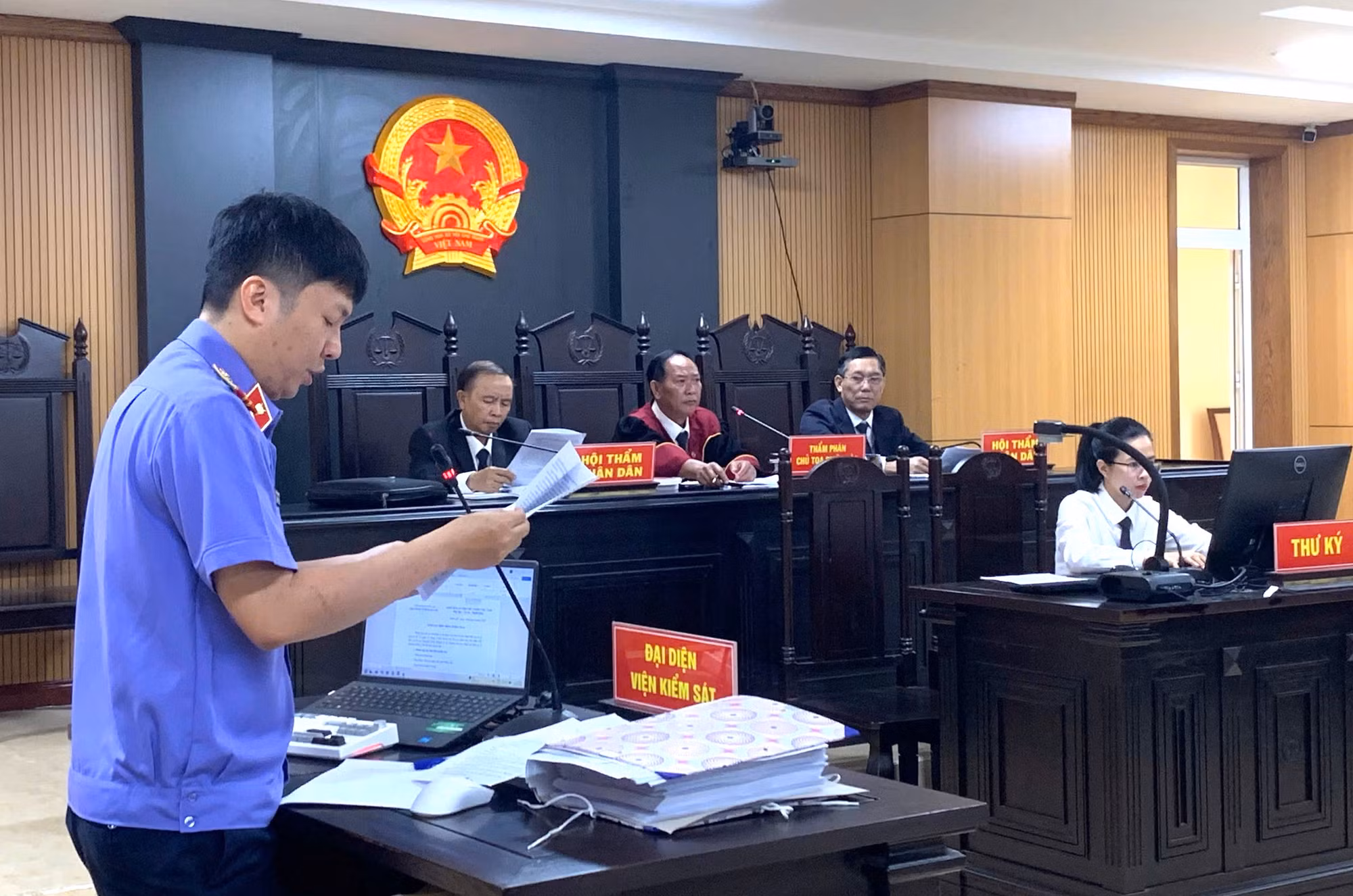 Tuyên phạt Nguyễn Đình Thắng 11 năm tù về tội khủng bố -0
