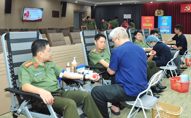 200 CBCS Cụm thi đua số 1 tham gia hiến máu tình nguyện -0
