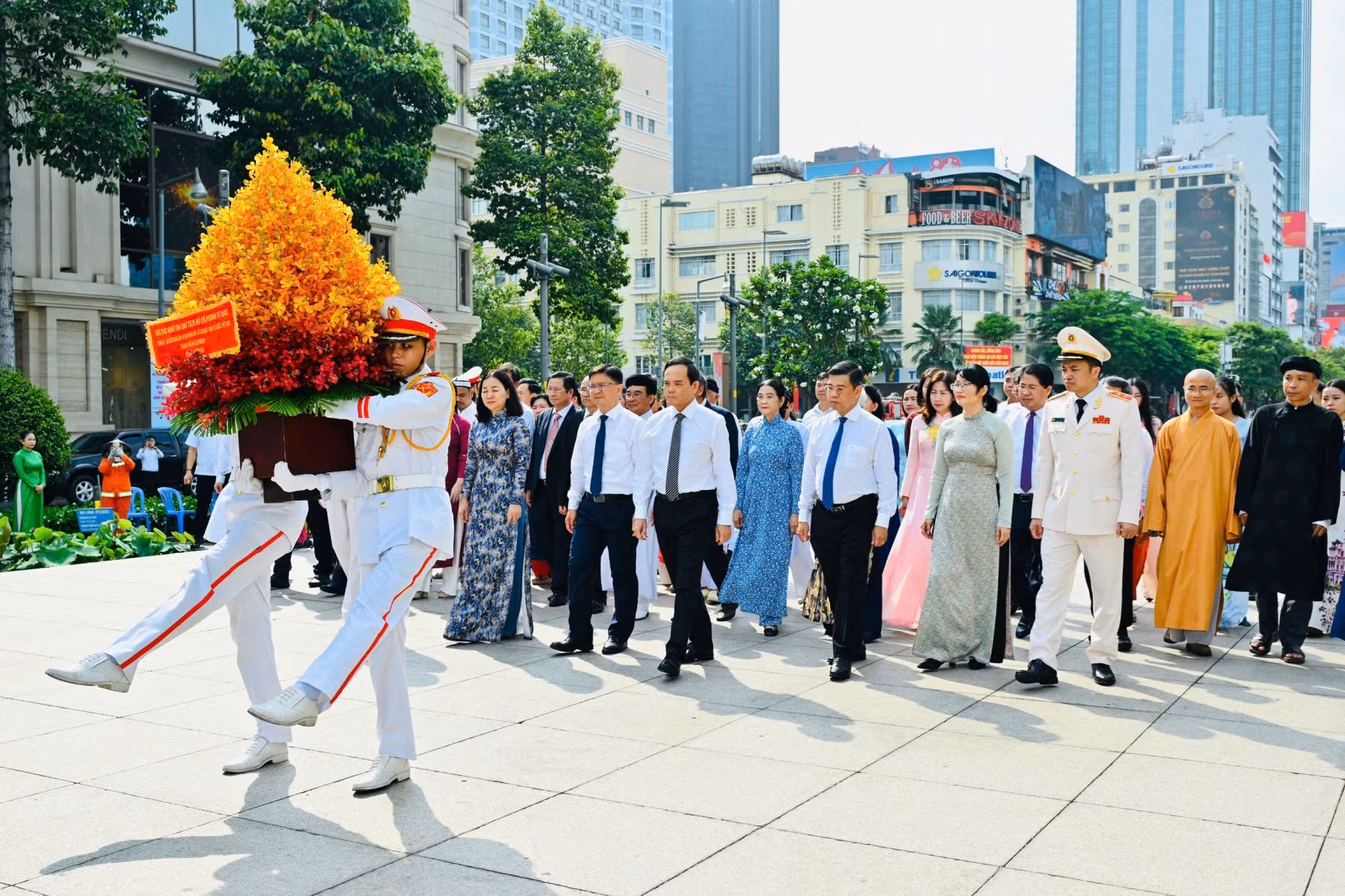 TP Hồ Chí Minh tưởng niệm, tri ân các Anh hùng Liệt sĩ và lãnh tụ cách mạng -0
