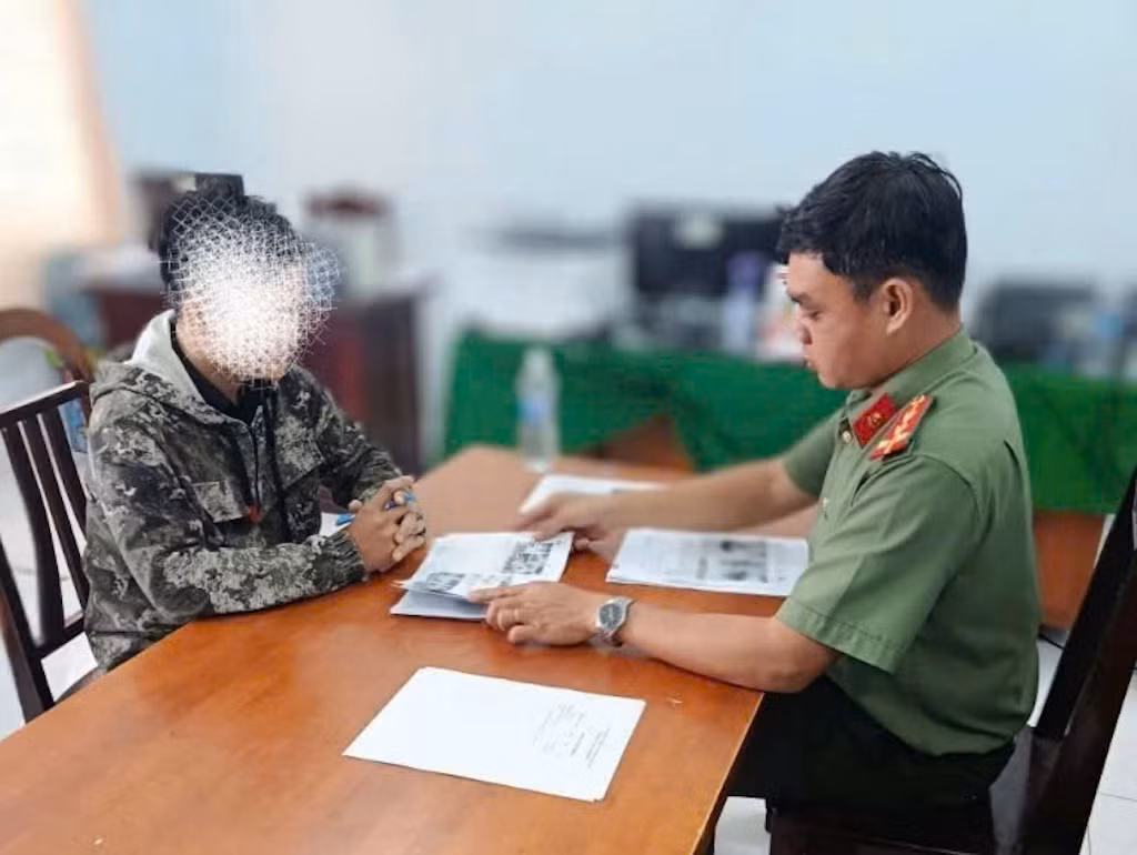 Công an Vĩnh Long tăng cường công tác phòng ngừa, đấu tranh thông tin “xấu, độc” trên không gian mạng -0