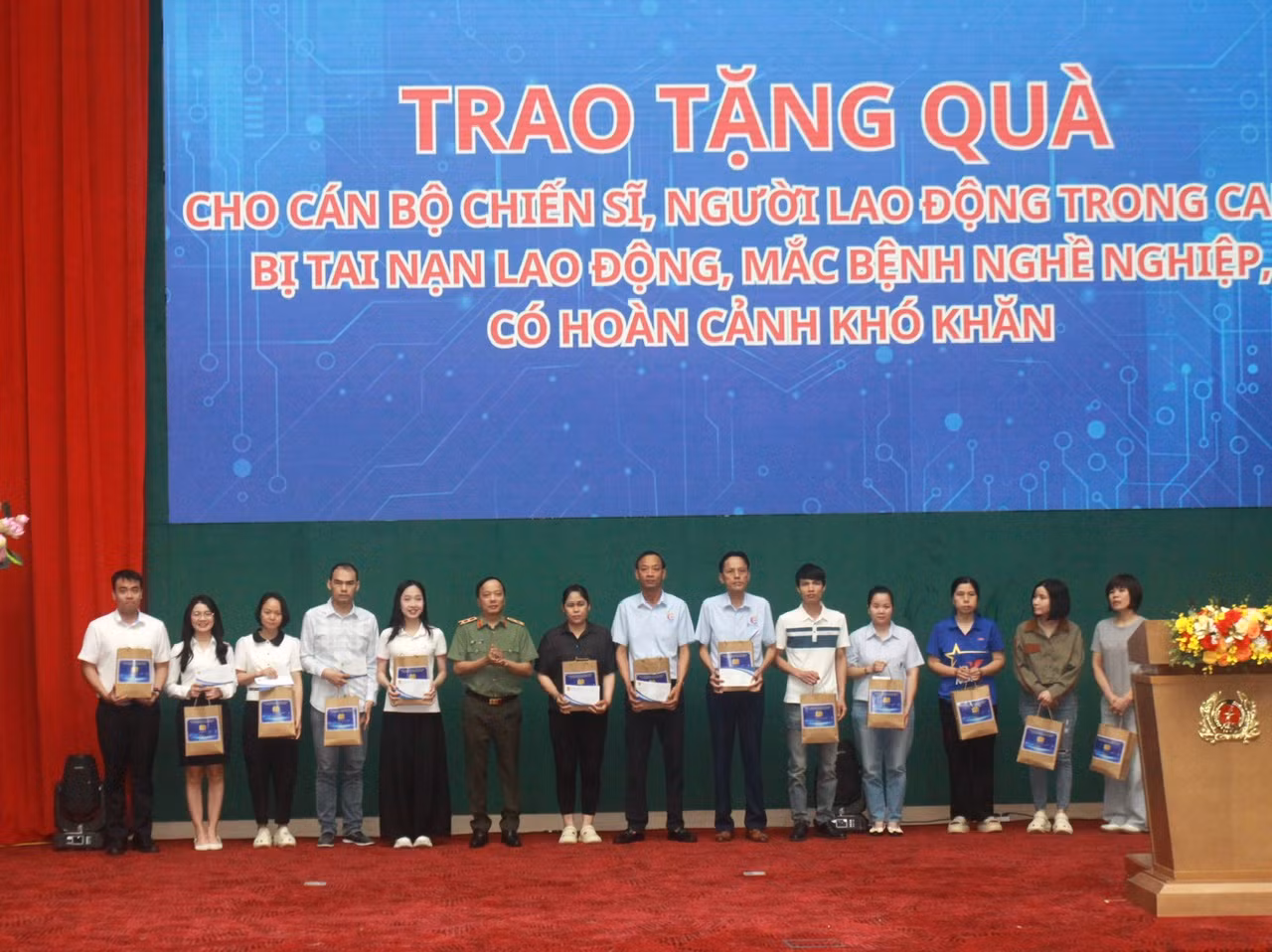 Bộ Công an phát động Tháng hành động an toàn vệ sinh lao động và Tháng Công nhân năm 2026 trong CAND -0