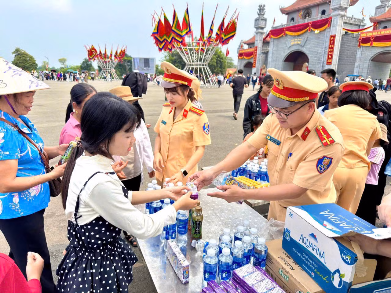 Công an tỉnh Phú Thọ hết lòng vì nhân dân tại Lễ hội Đền Hùng -0