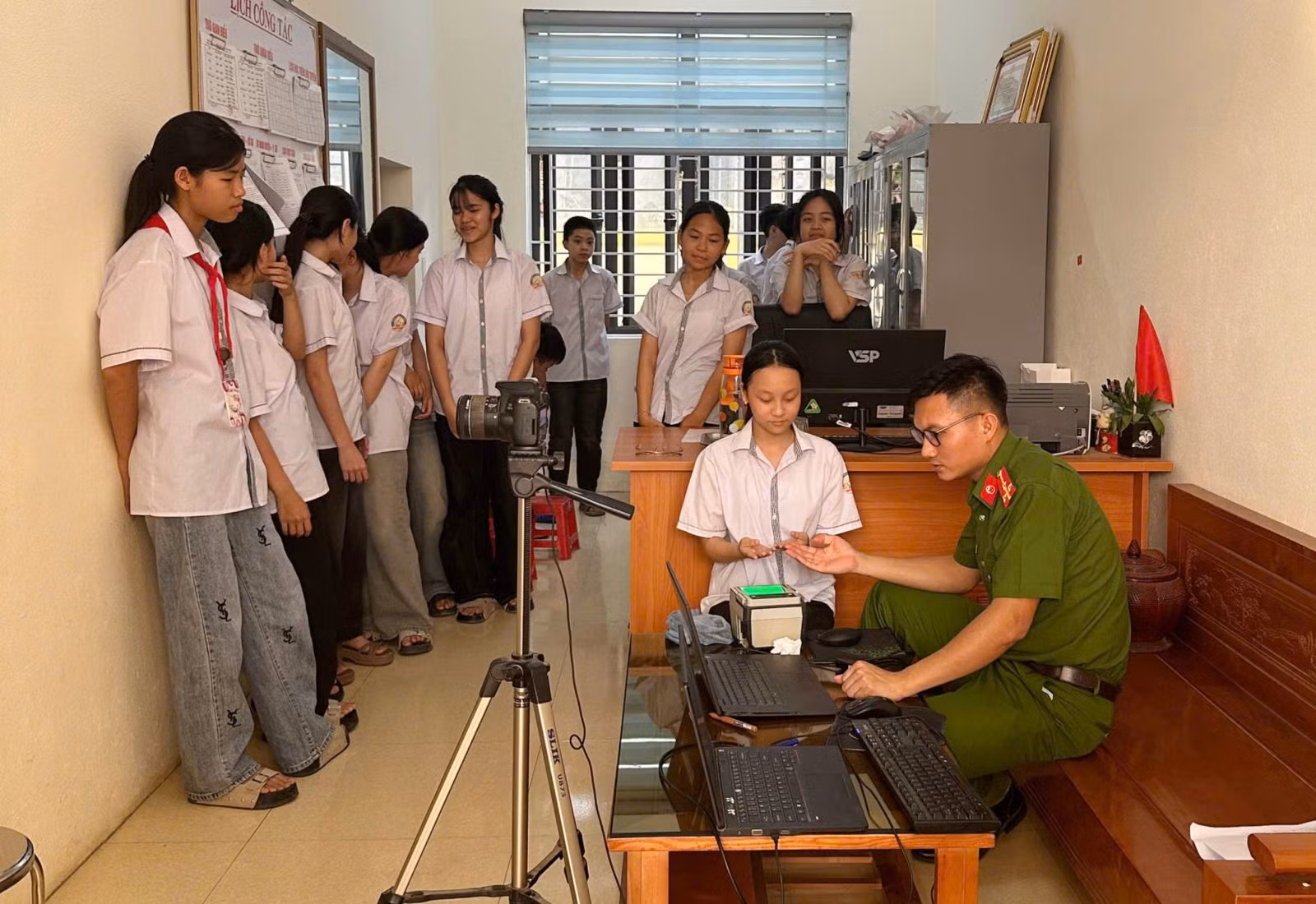 Gieo nền móng “công dân số” từ hôm nay -0