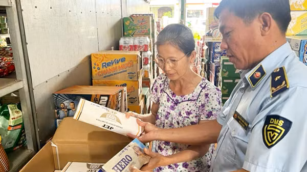 Chặn thuốc lá lậu ở khâu bán lẻ: Cần hành lang pháp lý đủ mạnh trong tình hình mới