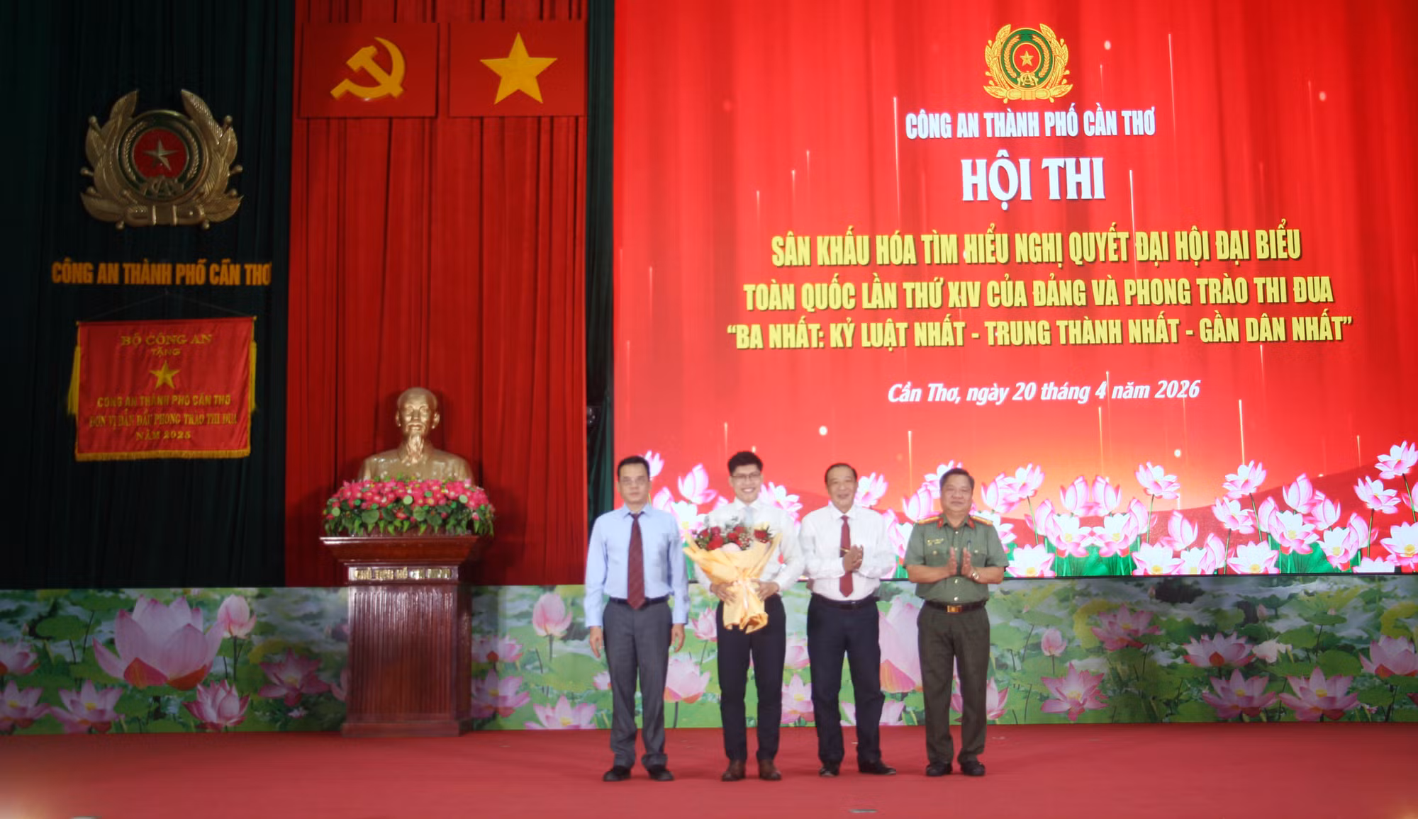 Sân khấu hóa tuyên truyền Nghị quyết Đại hội lần thứ XIV của Đảng và phong trào thi đua “Ba nhất” -0