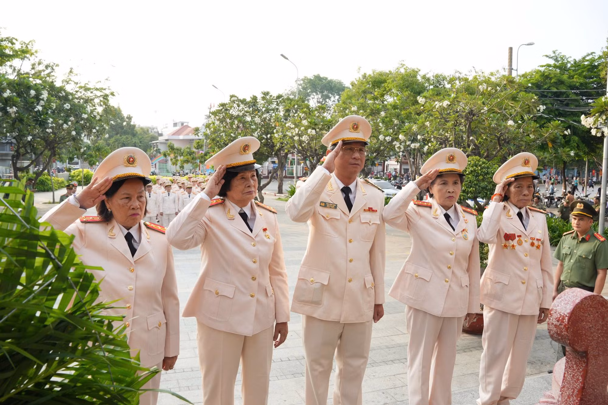 TP Hồ Chí Minh tưởng niệm, tri ân các Anh hùng Liệt sĩ và lãnh tụ cách mạng -0
