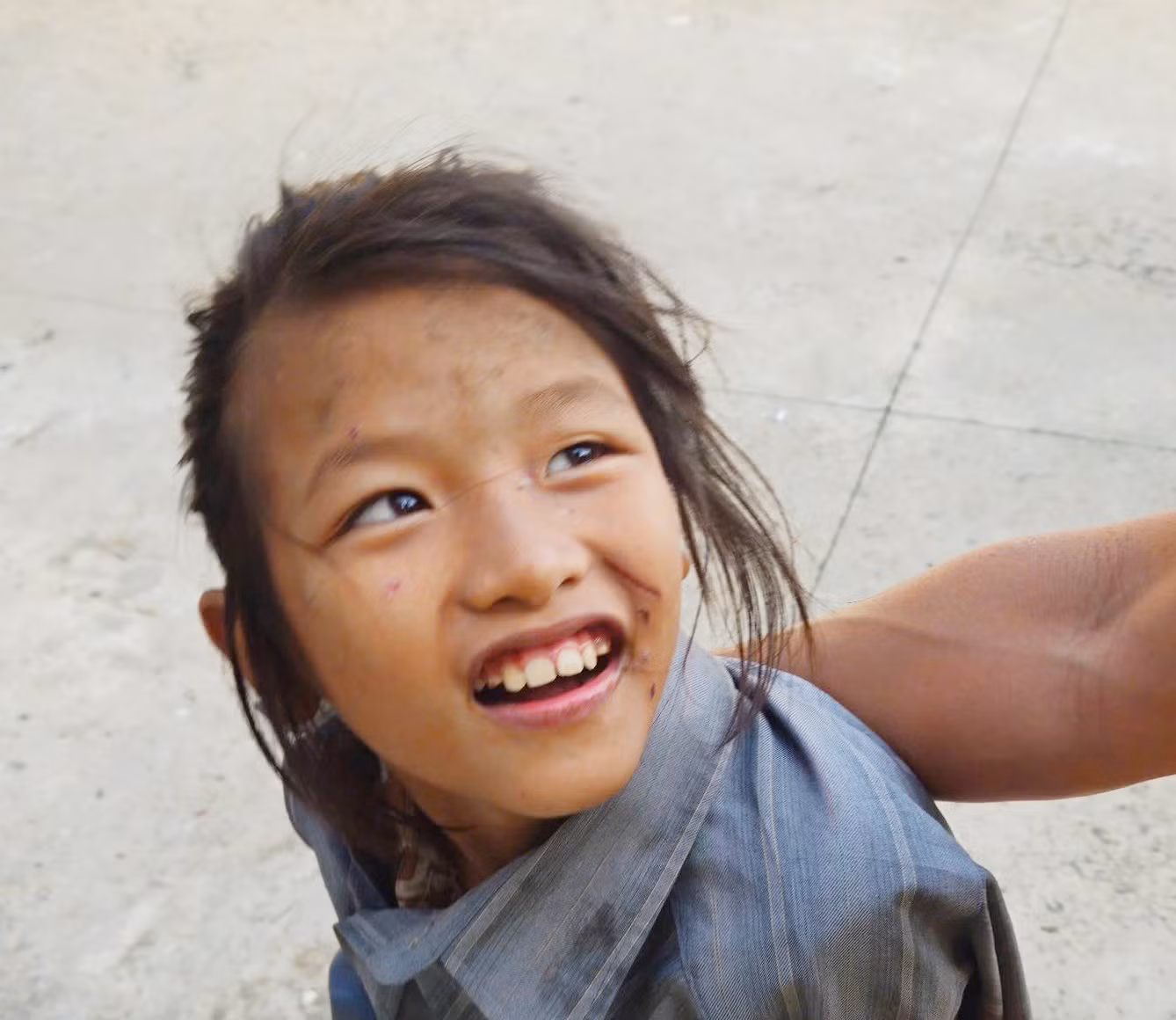 Tìm người thân cho cháu bé đi lạc -0