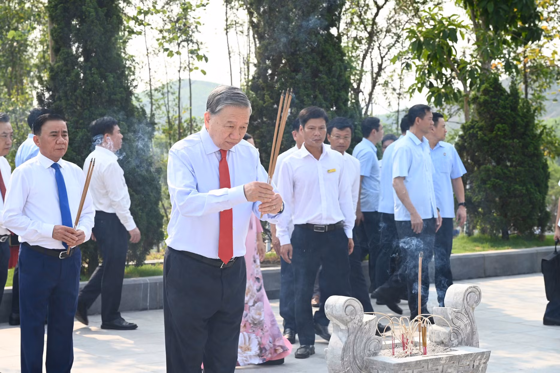 Lãnh đạo Đảng, Nhà nước dâng hương tưởng nhớ Tổng Bí thư Hà Huy Tập -0