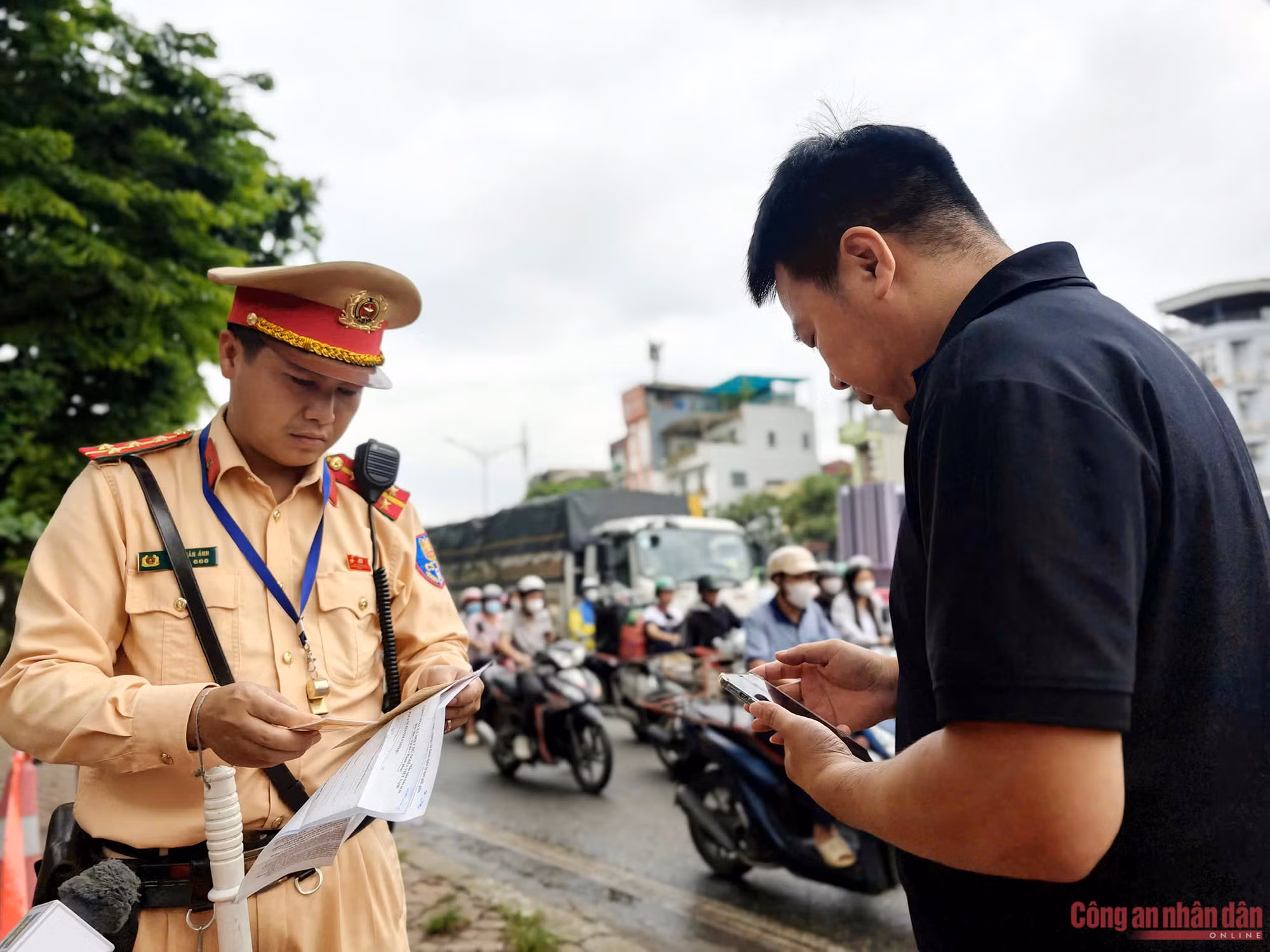 CSGT Hà Nội tăng cường kiểm tra xử lý xe khách vi phạm -8