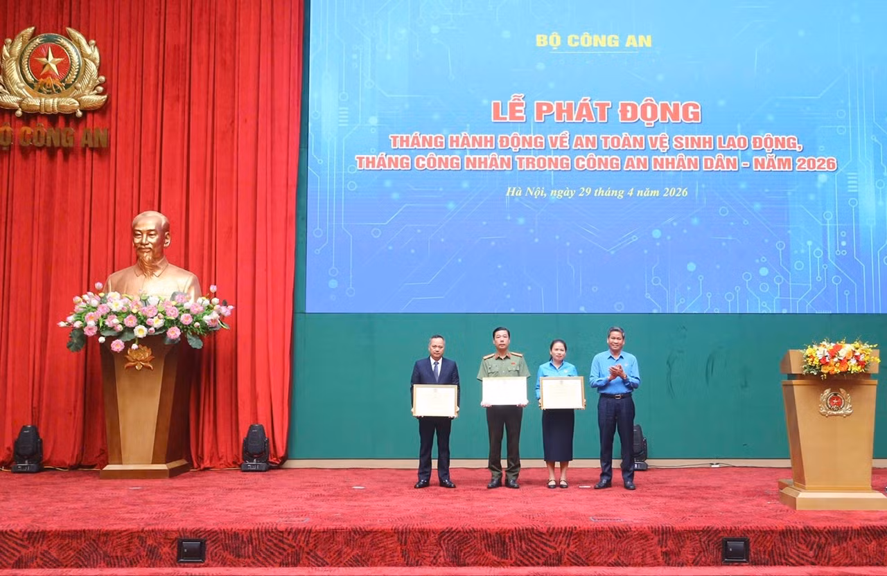 Bộ Công an phát động Tháng hành động an toàn vệ sinh lao động và Tháng Công nhân năm 2026 trong CAND -0