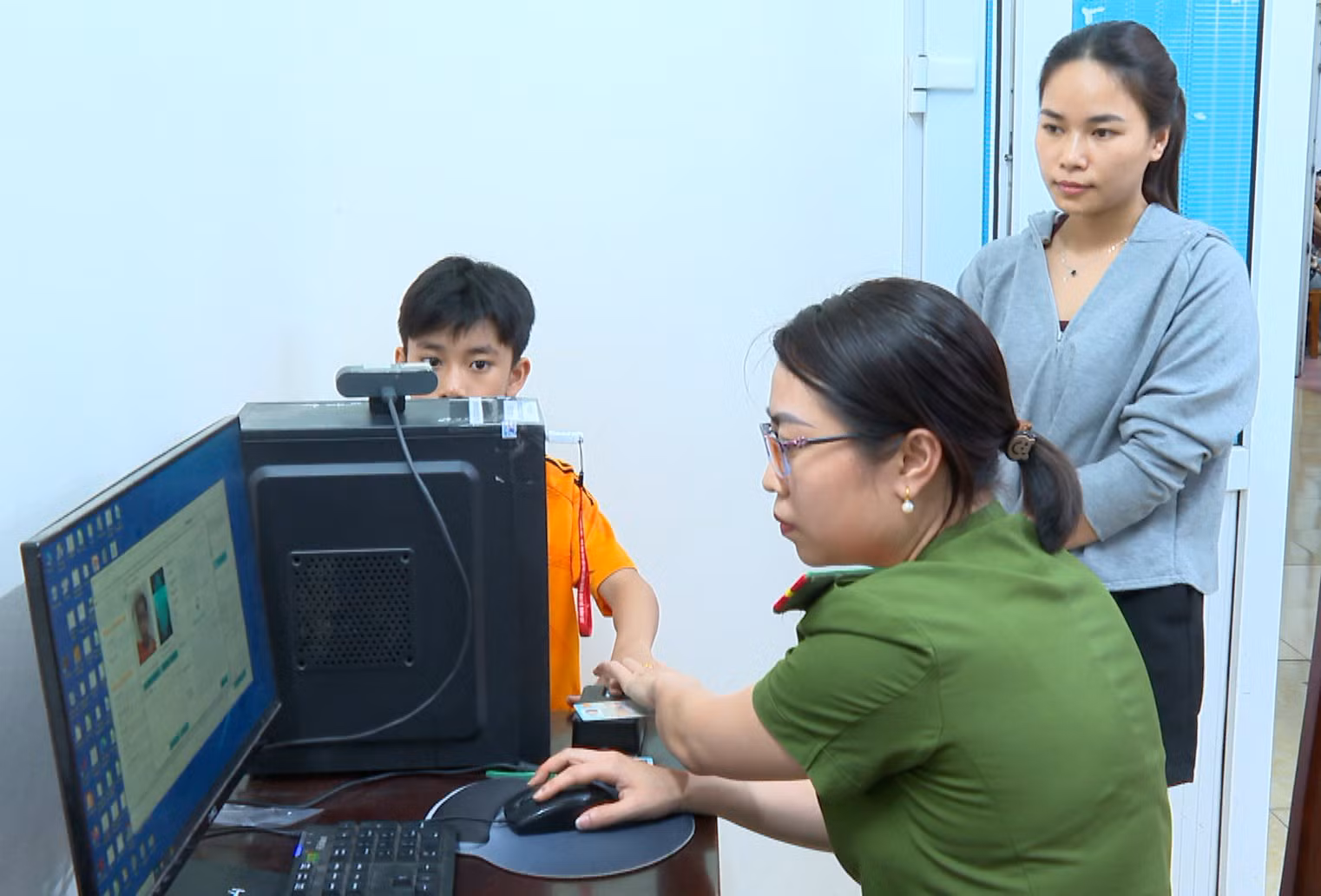 Công an Thanh Hóa xuyên lễ phục vụ nhân dân -0