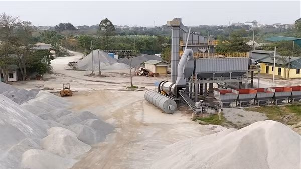 Hà Nội: Đề xuất cho tồn tại 25 trạm trộn bê tông ở bãi sông liệu có hợp thức hoá vi phạm?