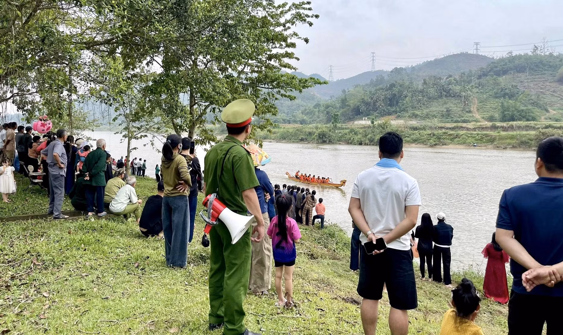 Công an Hà Tĩnh “gác lễ” cho nhân dân nghỉ lễ -0