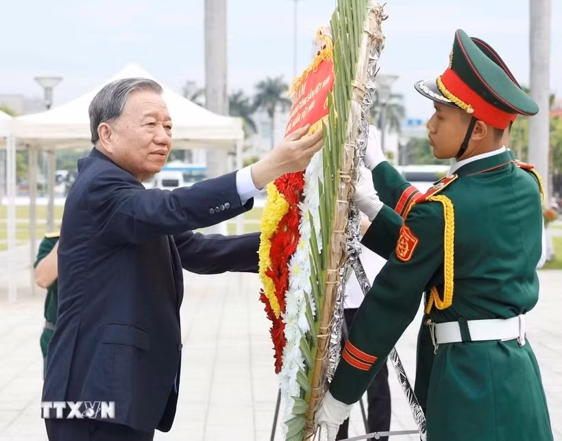 Tổng Bí thư, Chủ tịch nước dâng hương tưởng niệm các Anh hùng liệt sỹ tại Đà Nẵng -0