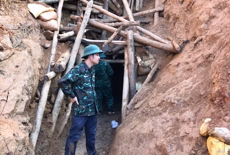 Quyết liệt truy quét “vàng tặc” ở miền núi A Lưới -0