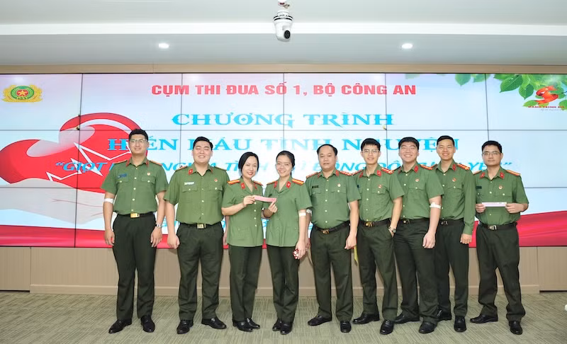 200 CBCS Cụm thi đua số 1 tham gia hiến máu tình nguyện -3