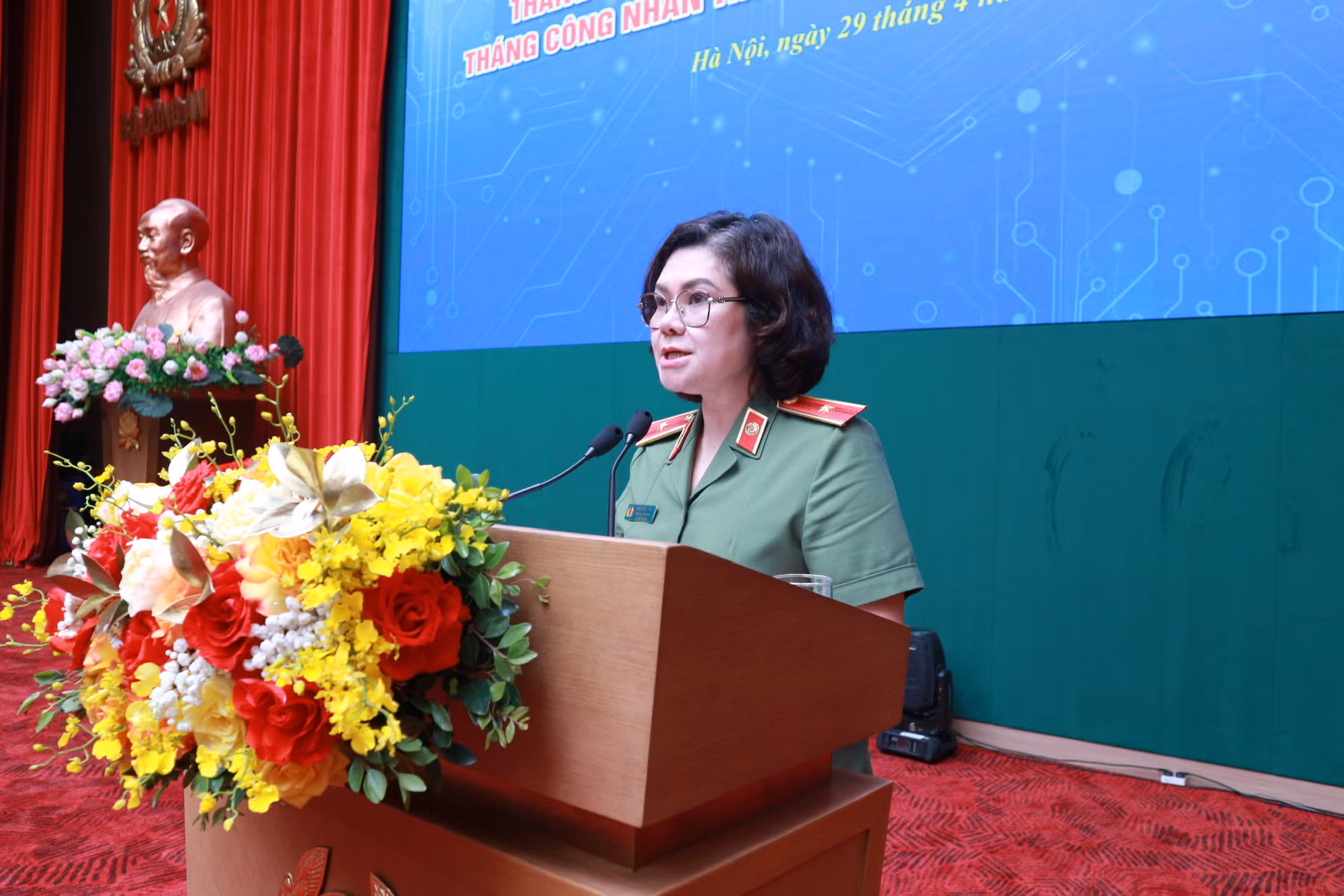 Bộ Công an phát động Tháng hành động an toàn vệ sinh lao động và Tháng Công nhân năm 2026 trong CAND -0
