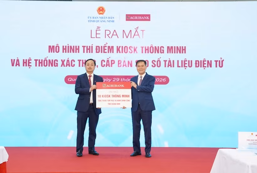 Ra mắt Kiosk thông minh phục vụ hành chính công tại Quảng Ninh -0