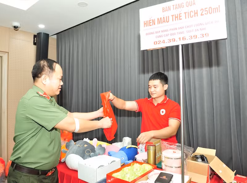 200 CBCS Cụm thi đua số 1 tham gia hiến máu tình nguyện -4