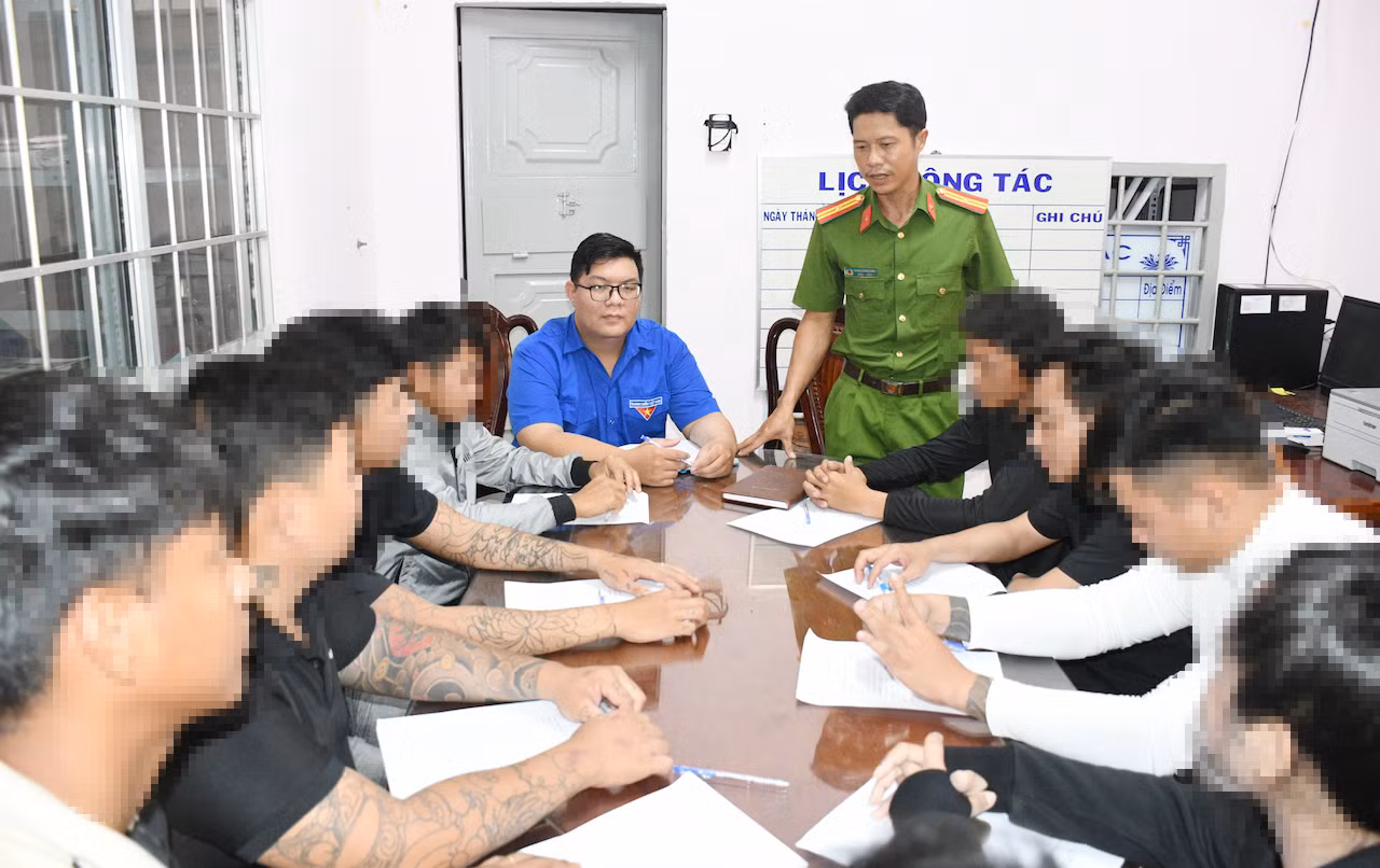 Công an Vĩnh Long quyết liệt các giải pháp xây dựng “Xã không ma tuý” -0