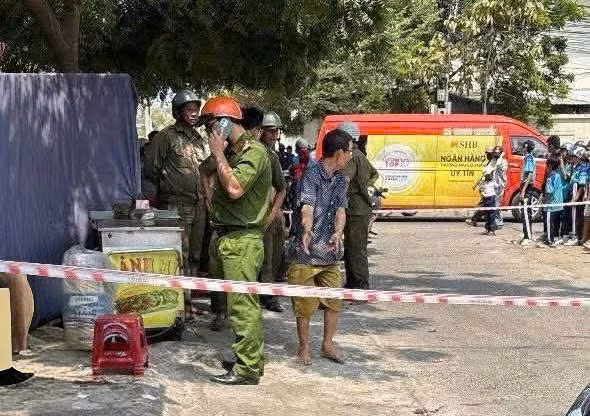 Điều tra vụ án mạng cạnh trường học khiến 1 học sinh lớp 9 tử vong -0