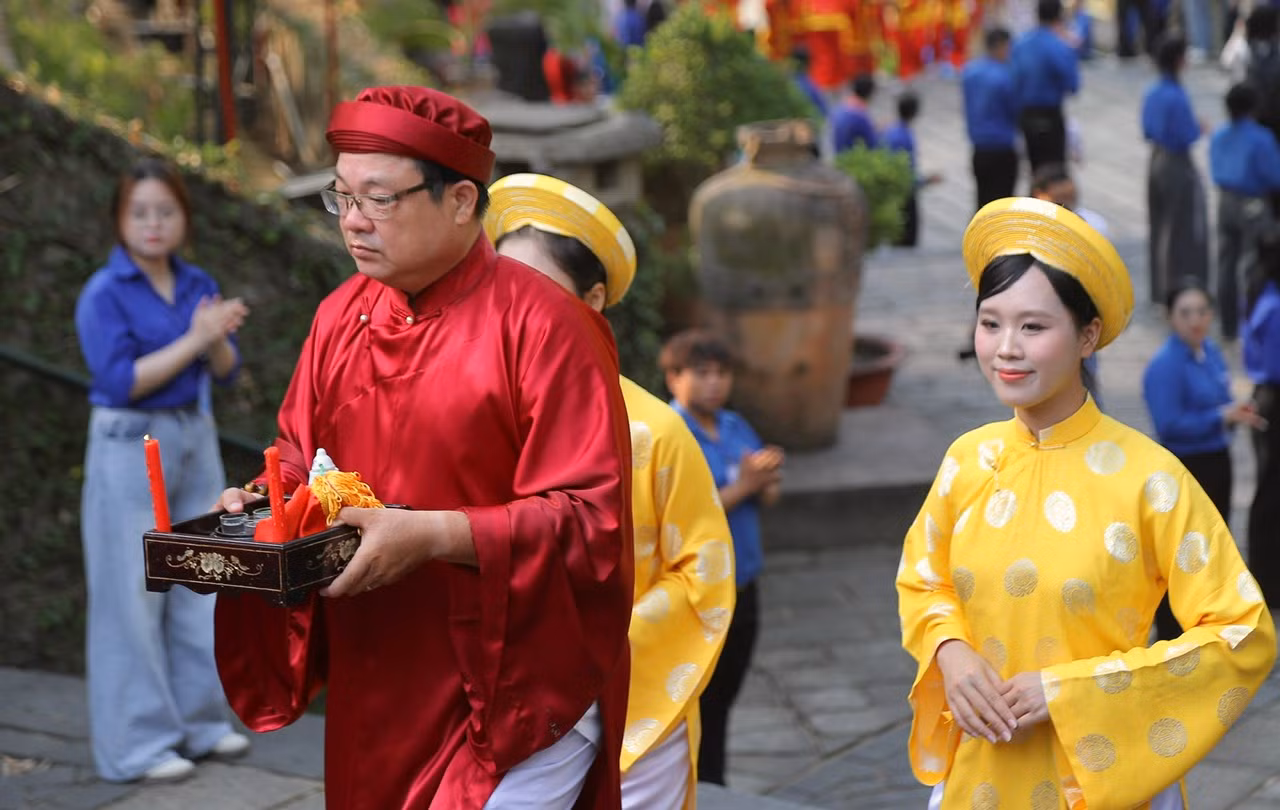 Hàng ngàn người dân thành phố mang tên Bác dự lễ Giỗ tổ Hùng Vương -0