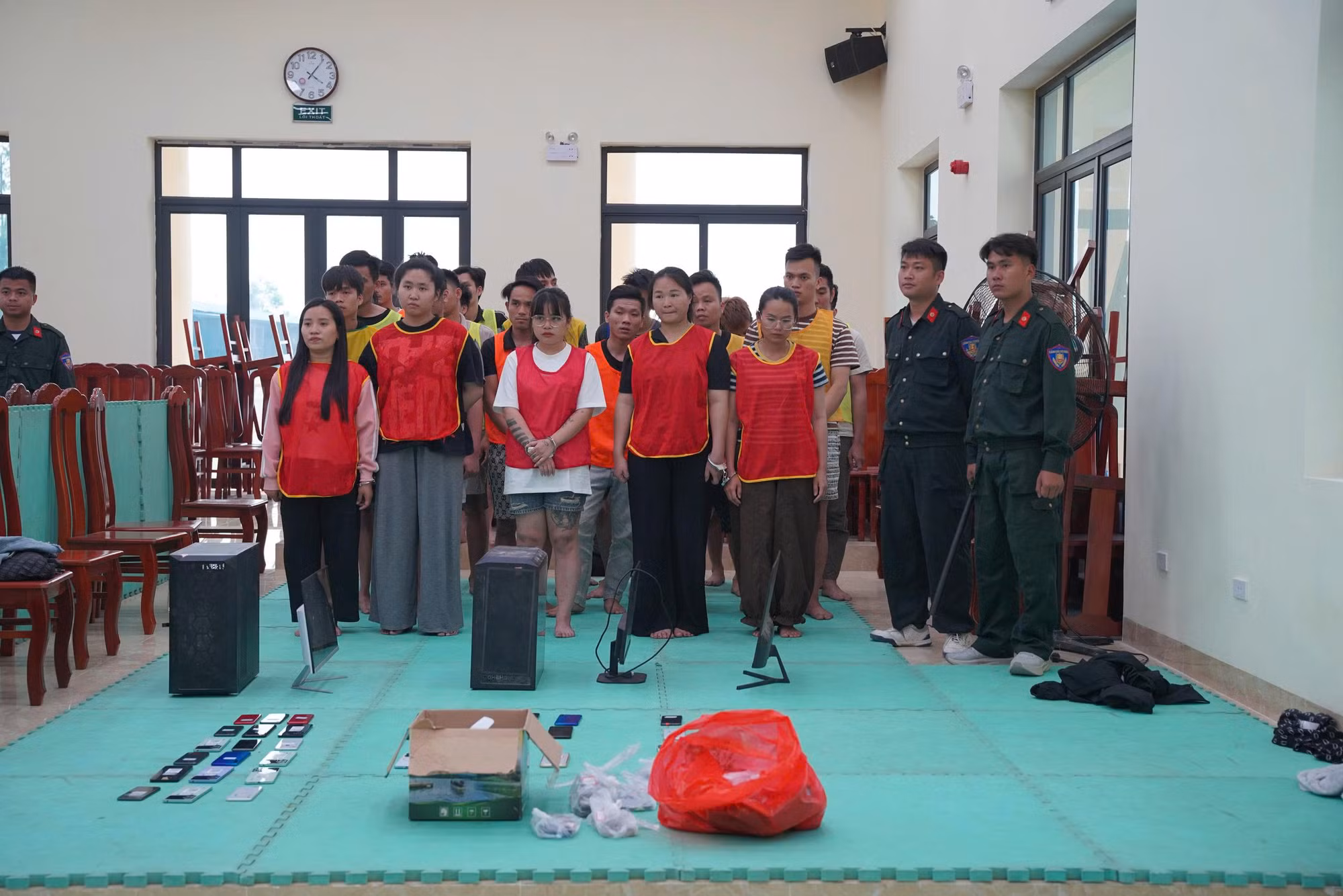 Từ 