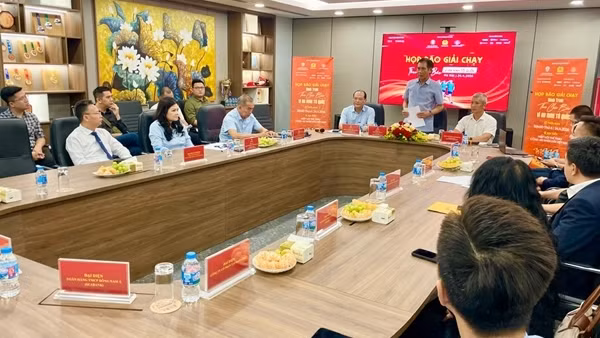 Hơn 3.000 vận động viên sẽ tham gia Giải chạy "Hành trình theo chân Bác – Vì an ninh Tổ quốc"