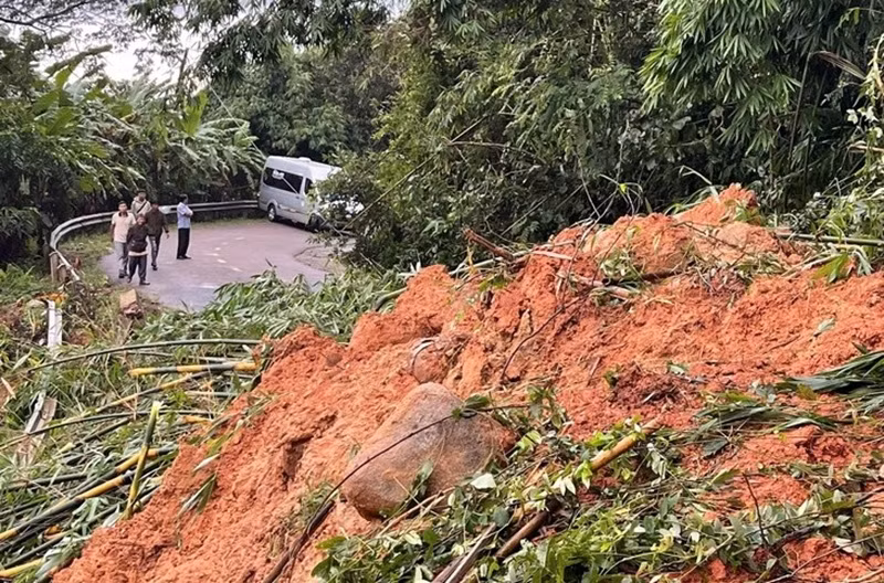 Dự án khắc phục thiên tai ì ạch thi công khi mùa mưa cận kề -0