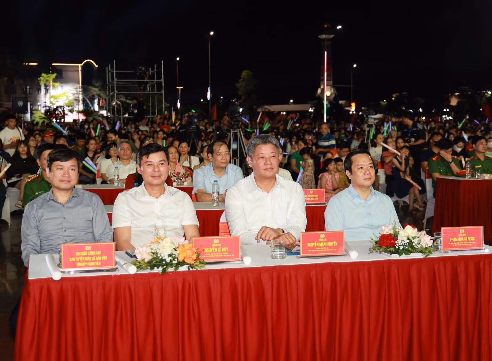 Chương trình nghệ thuật “Hưng Yên - Nắng Hạ xanh trong - Vì cộng đồng không ma túy” -1