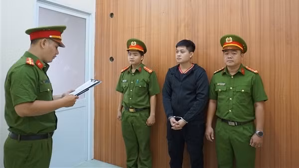 Khởi tố đối tượng cho vay lãi nặng, thu lợi bất chính hơn 400 triệu đồng